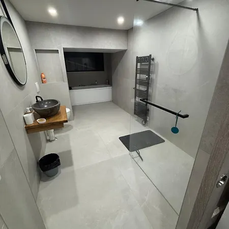 بيت للعطل Charmante Petite Maison أفيو لي با