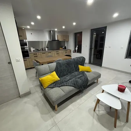Charmante Petite Maison بيت للعطل